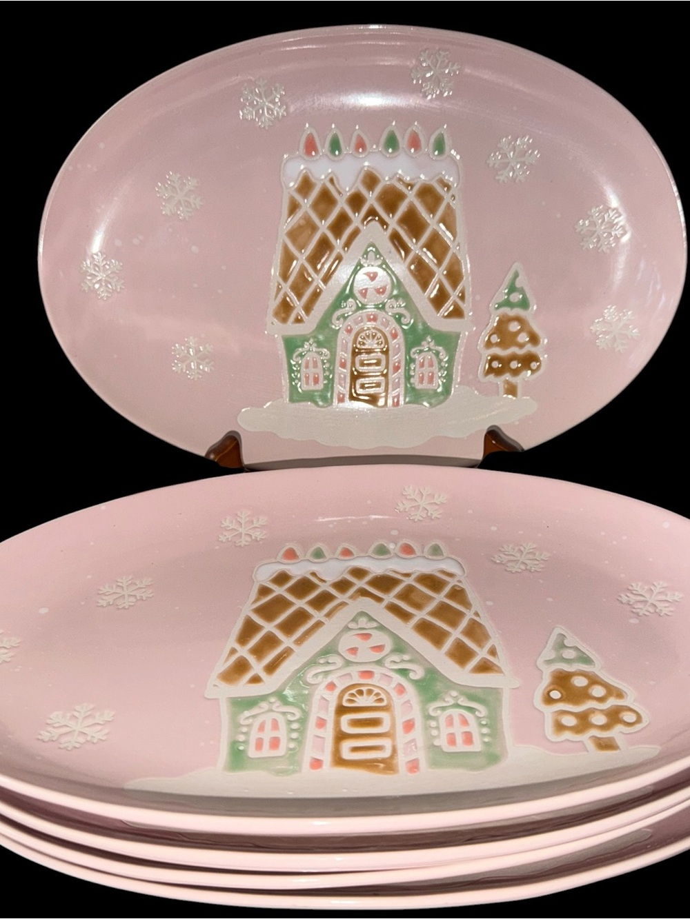 Spectrum Designz Candy Coated Holiday Pink Gingerbread House Platters Plates (5)